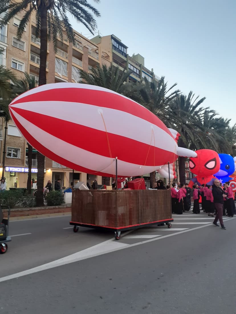 Zeppelin hinchable iluminado en evento